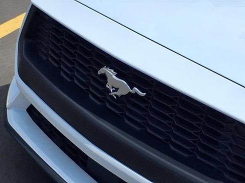 Used 2025 Ford Mustang Coupe RWD image 27