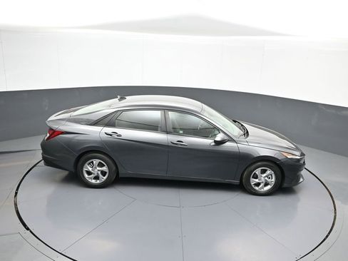 Certified 2021 Hyundai Elantra SE FWD image 36