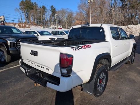 Used 2017 Toyota Tacoma TRD Off-Road w/ Tow Package image 7
