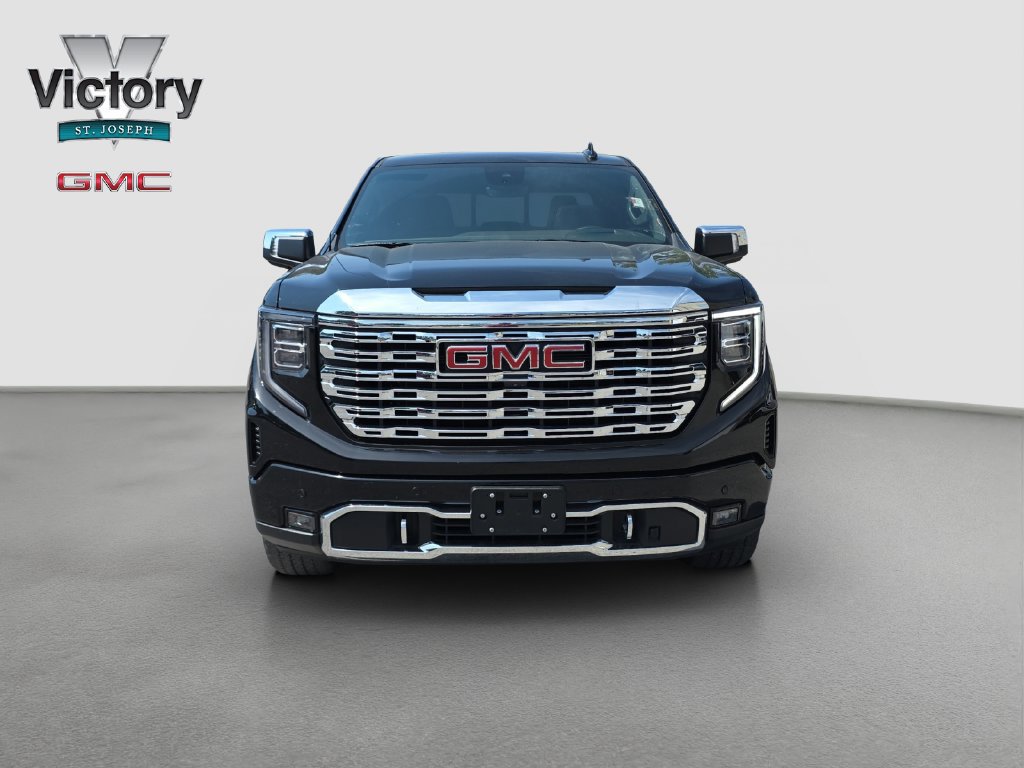 Used 2023 GMC Sierra 1500 Denali w/ Denali Reserve Package AWD/4WD image 2
