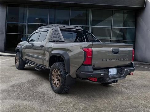 Used 2025 Toyota Tacoma 4x4 Double Cab Hybrid image 4