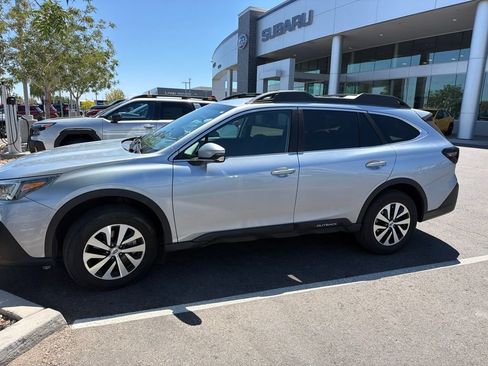 Used 2022 Subaru Outback Premium AWD/4WD image 9