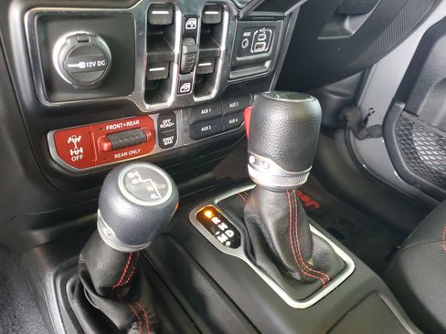 Used 2021 Jeep Gladiator Rubicon w/ Safety Group AWD/4WD image 30