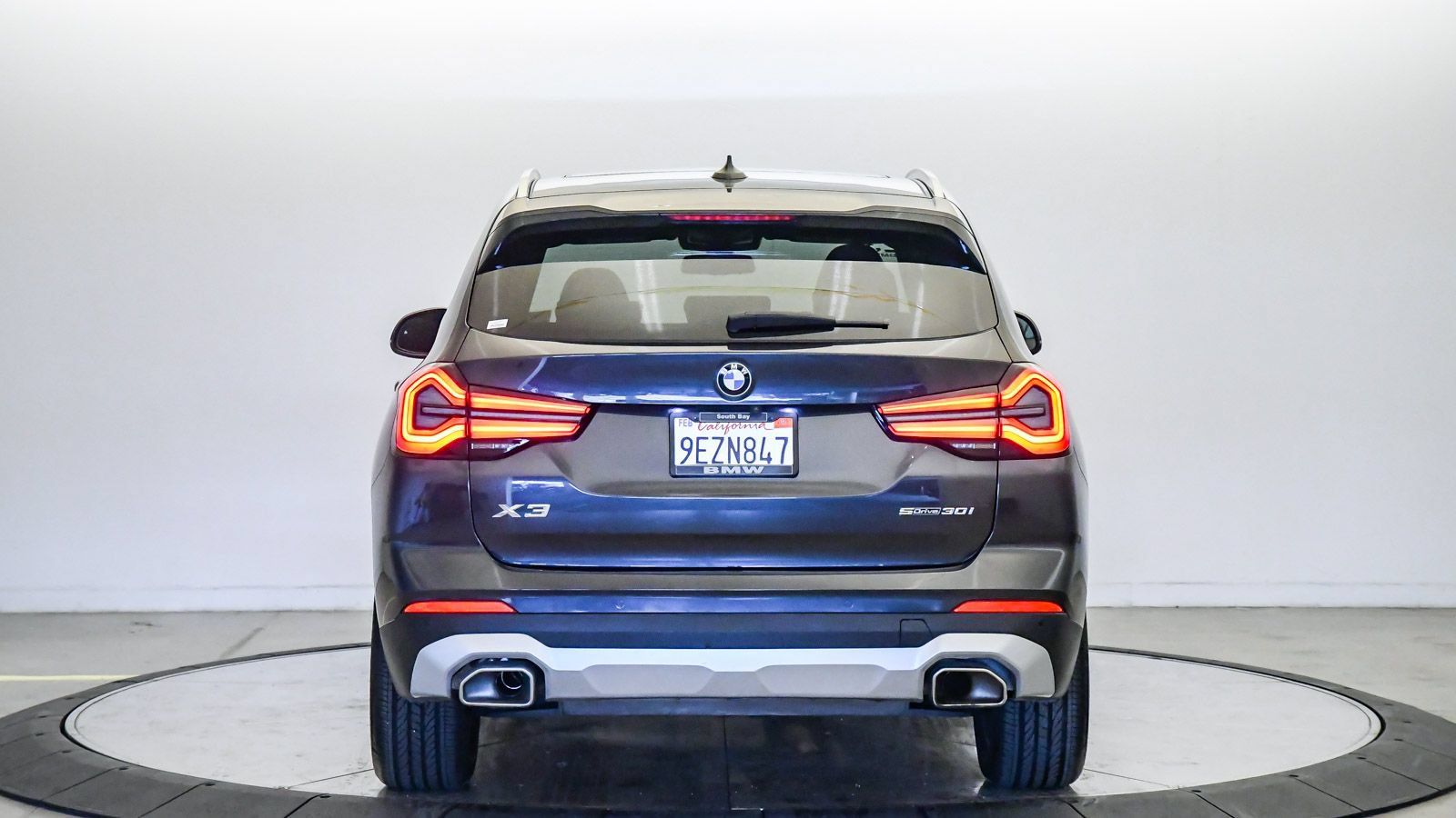 Used 2023 BMW X3 sDrive30i w/ Convenience Package RWD image 3