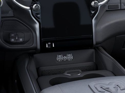 New 2026 RAM 2500 Laramie AWD/4WD image 24