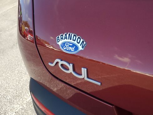 Used 2022 Kia Soul LX w/ Technology Package image 9