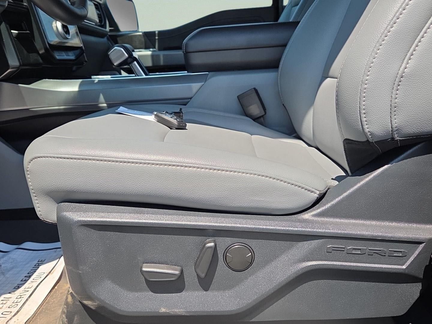 New 2025 Ford F150 Lightning Flash AWD/4WD image 9