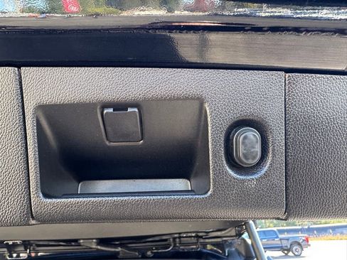 Used 2019 GMC Yukon Denali image 38