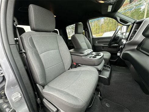 Used 2024 RAM 2500 Big Horn w/ Sport Appearance Package image 27