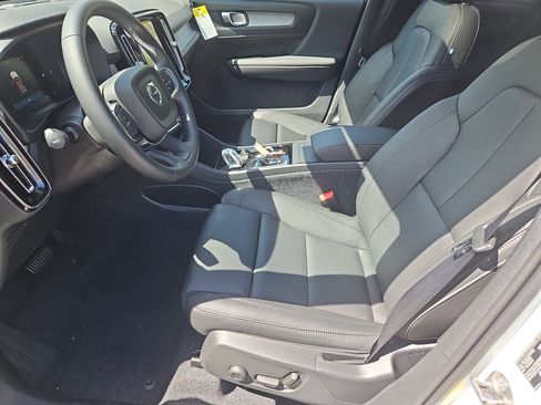 New 2026 Volvo XC40 B5 Plus w/ Protection Package Premier AWD/4WD image 19