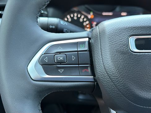 Used 2023 Jeep Compass Latitude AWD/4WD image 17