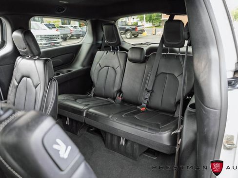 Used 2025 Chrysler Pacifica Select FWD image 38