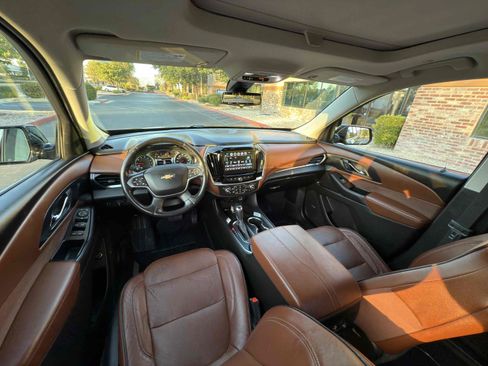 Used 2018 Chevrolet Traverse High Country w/ LPO, Cargo Package AWD/4WD image 27