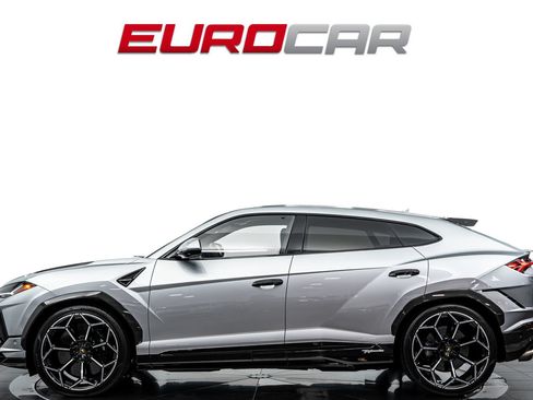 Used 2024 Lamborghini Urus Performante AWD/4WD image 2