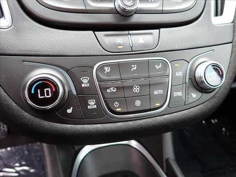 Used 2020 Chevrolet Malibu LT image 18