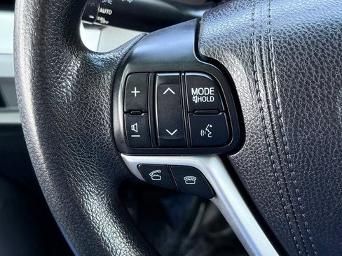Used 2017 Toyota Sienna LE FWD image 30
