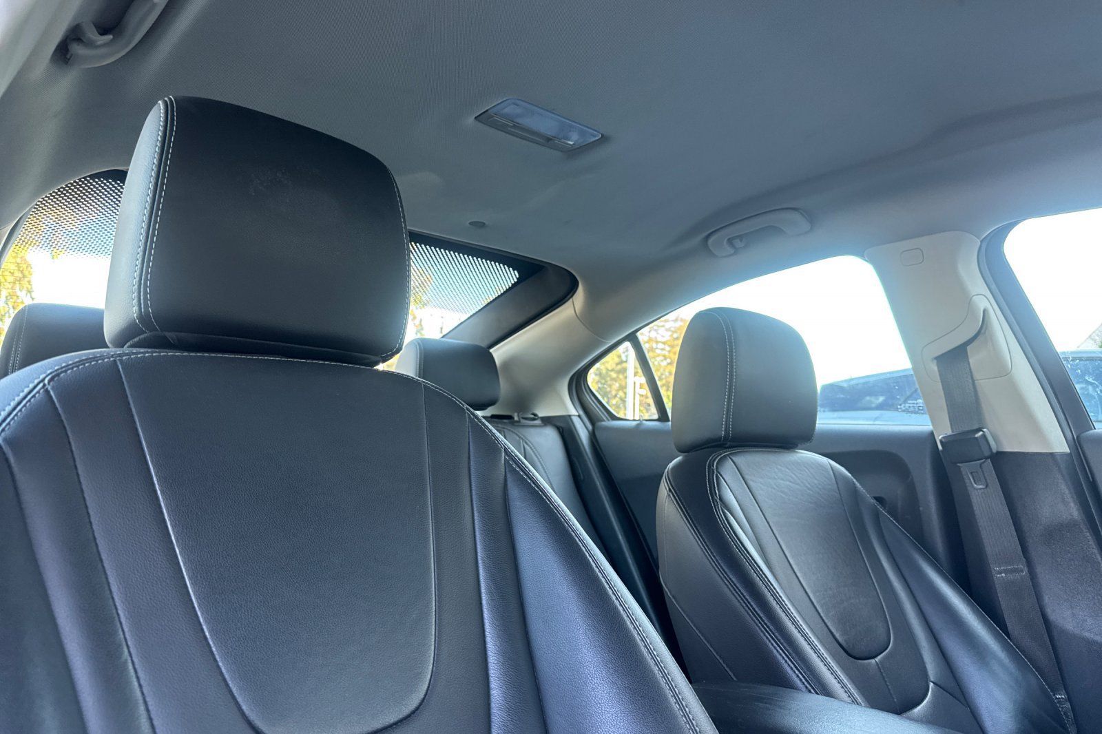 Used 2015 Chevrolet Volt Premium w/ Premium Trim Package FWD image 21