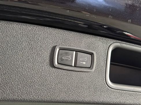 New 2026 Porsche Macan AWD/4WD image 18