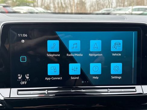 Certified 2025 Volkswagen Atlas Cross Sport SE image 18