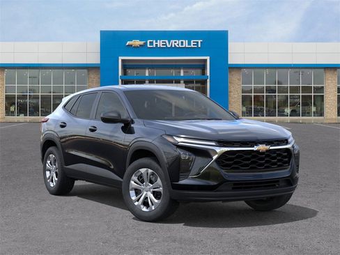 New 2026 Chevrolet Trax LS image 7