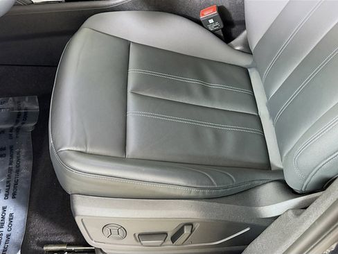 Certified 2025 Audi Q5 Premium w/ Convenience Package image 12