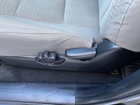 Used 2017 Toyota Tacoma SR5 image 12