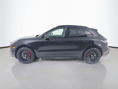 Certified 2023 Porsche Macan GTS image 2