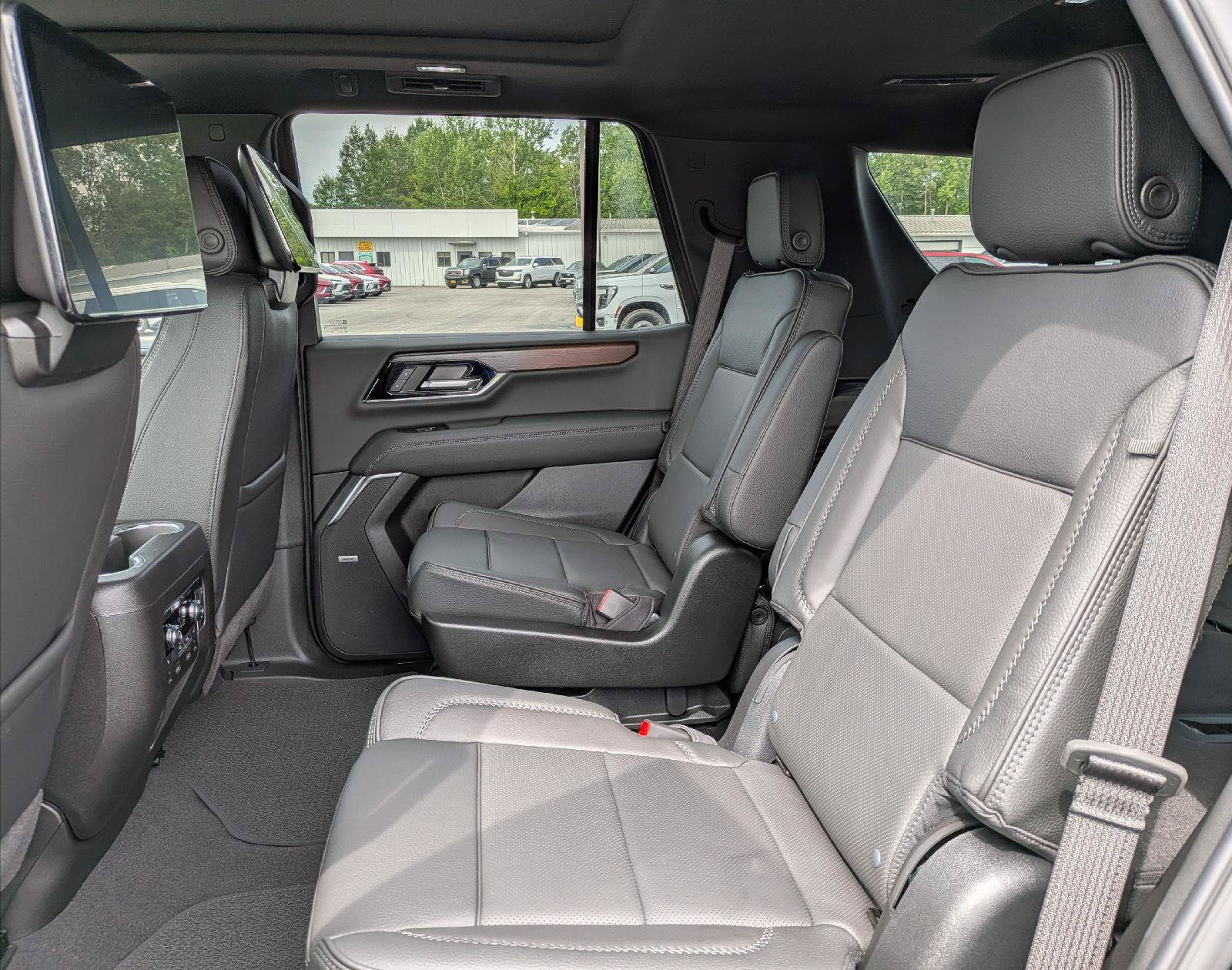 New 2026 GMC Yukon Denali w/ Denali Reserve Package AWD/4WD image 22