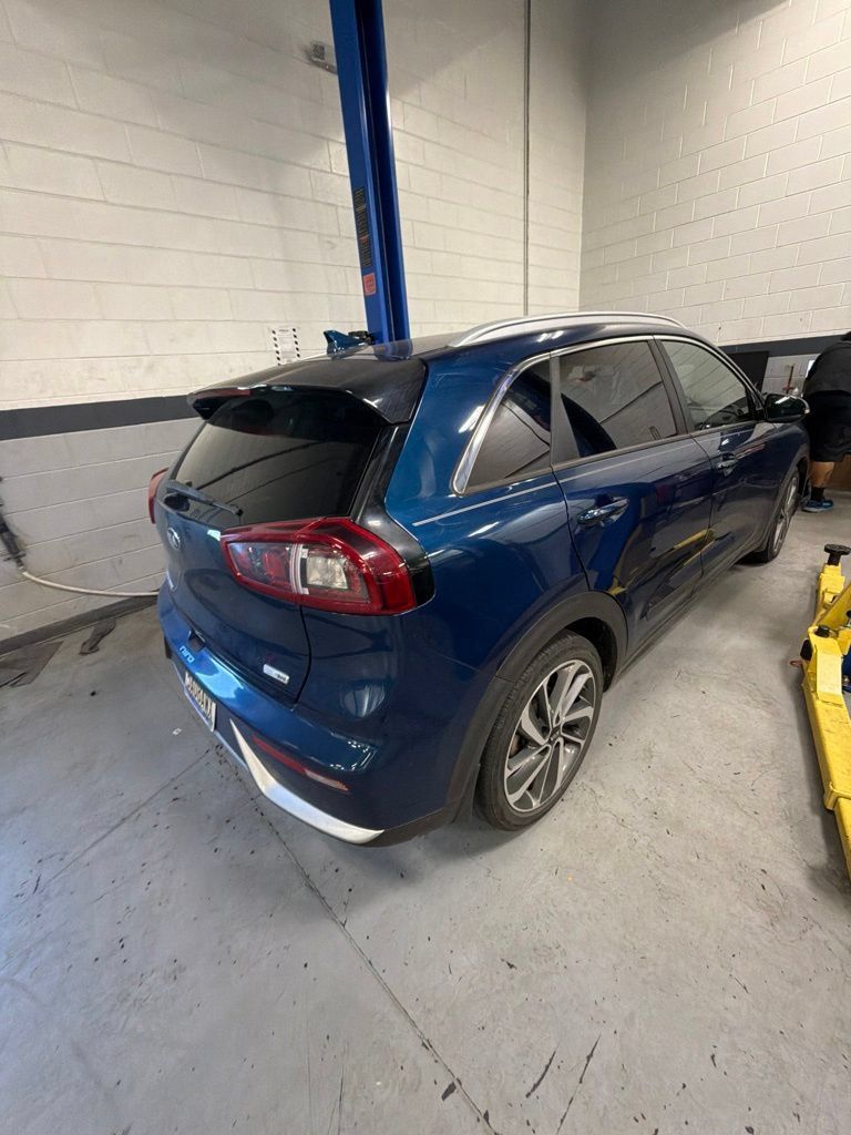 Used 2019 Kia Niro Touring FWD image 2