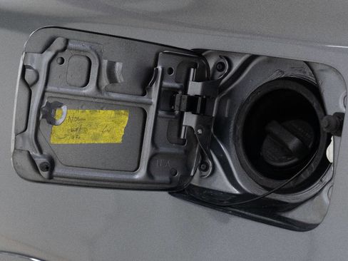 Used 2017 Nissan Armada SL image 16