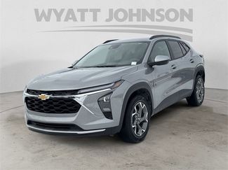 Used 2025 Chevrolet Trax LT video 1