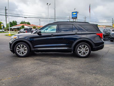 Used 2020 Ford Explorer XLT w/ Equipment Group 202A AWD/4WD image 4