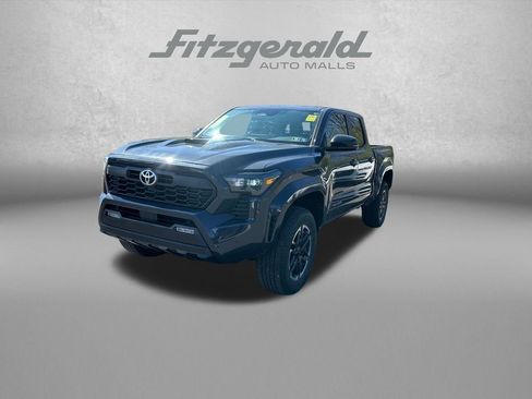 Used 2024 Toyota Tacoma TRD Sport w/ TRD Sport Upgrade Package image 1