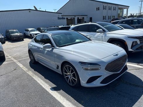 Used 2022 Genesis G70 2.0T w/ Prestige Package RWD image 3