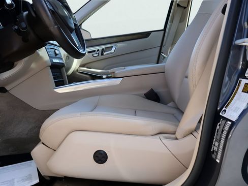 Used 2016 Mercedes-Benz E 350 4MATIC Sedan image 39