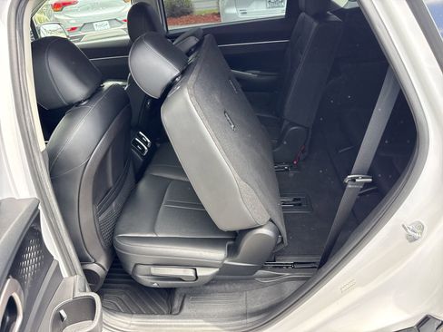 Used 2021 Kia Sorento S FWD image 11