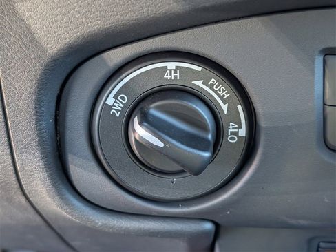 Used 2024 Nissan Frontier PRO-4X w/ Pro Premium Package image 17