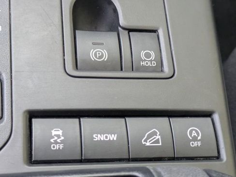 Used 2022 Toyota Highlander XLE image 17