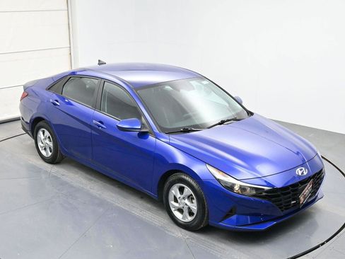 Used 2023 Hyundai Elantra SE w/ Preferred Accessory Package image 32
