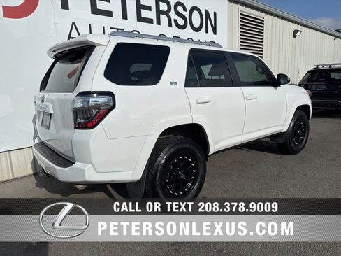 Used 2016 Toyota 4Runner SR5 Premium image 3