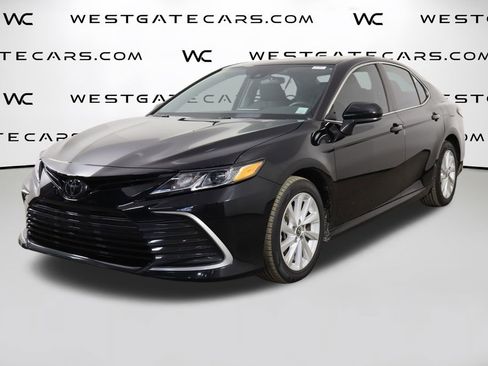Used 2024 Toyota Camry LE image 1