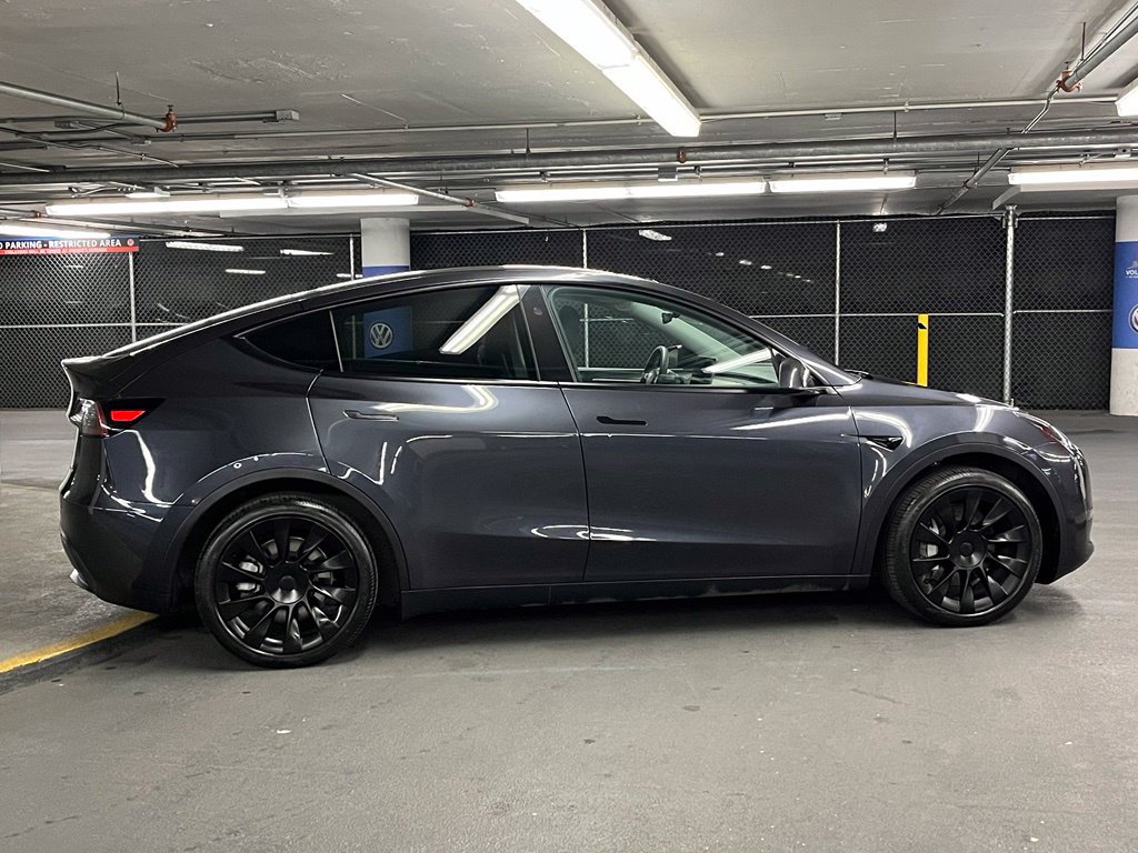 Used 2024 Tesla Model Y Long Range AWD/4WD image 35