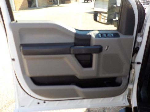 Used 2022 Ford F250 XL w/ Power Equipment Group image 15