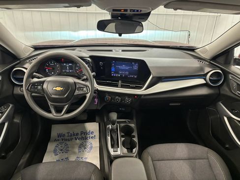 Used 2024 Chevrolet Trax LS w/ LS Convenience Package FWD image 35