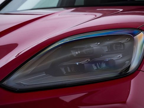 Certified 2024 Porsche Cayenne image 7