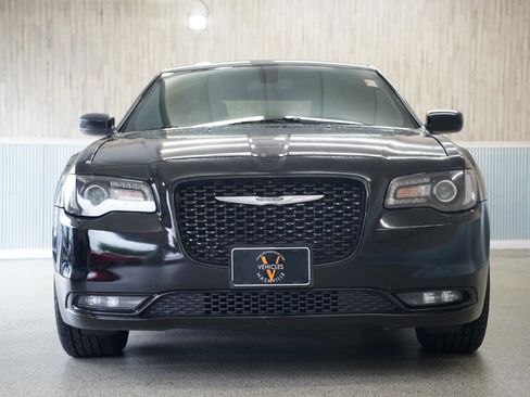Used 2019 Chrysler 300 S AWD/4WD image 3