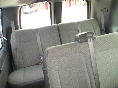 Used 2017 Chevrolet Express 3500 LT w/ LT Preferred Equipment Group RWD image 17