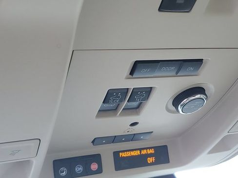 Used 2020 Cadillac Escalade Premium Luxury AWD/4WD image 31
