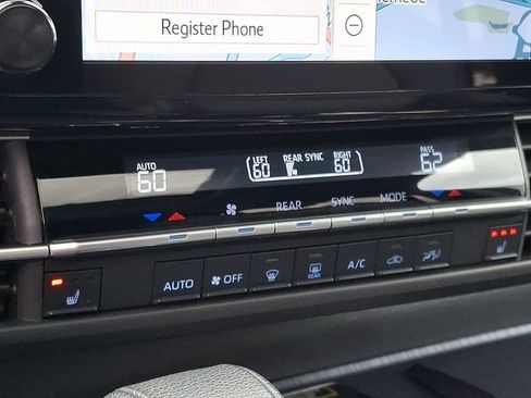 Certified 2021 Toyota Sienna XSE w/ XSE Plus Package AWD/4WD image 17