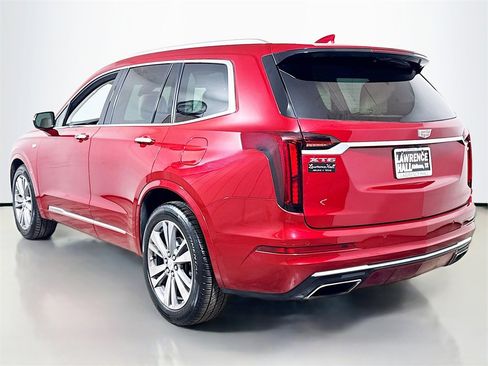 Used 2022 Cadillac XT6 Premium Luxury image 6